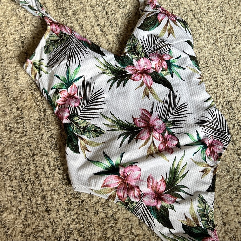 Shade & Shore Textured Ruffle Strap One Piece - Picture 3 of 11